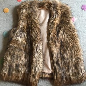 Women’s faux fur vest